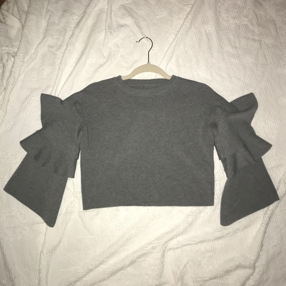 Gray frilly sleeve sweater!